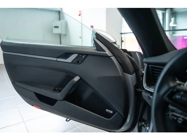 Porsche 911 992 3.0 Carrera 4S 2020 Benzine 25