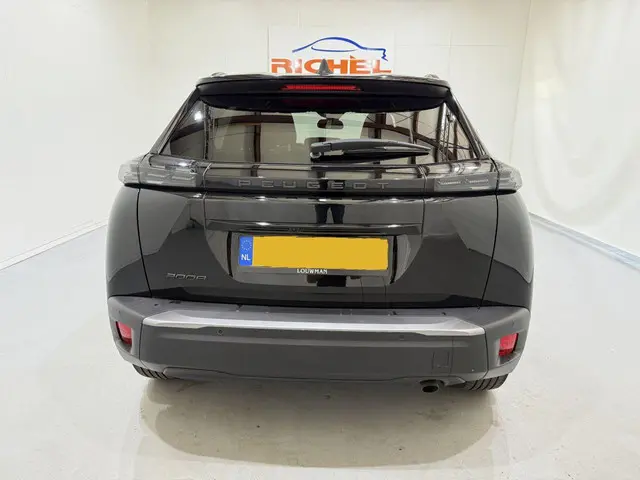 Peugeot 2008 1.2 PureTech 100 Allure 2023 Benzine 4
