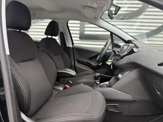 Peugeot 208 1.2 PureTech Blue Lion 2017 Benzine 9