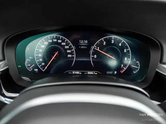 BMW 5 Serie 520i High Executive M-Sport 2019 Benzine 24