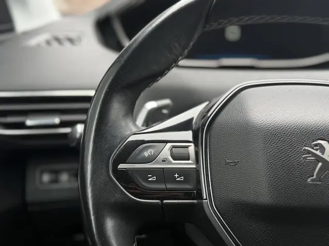 Peugeot 5008 1.2 PureTech Allure 2018 Benzine 19