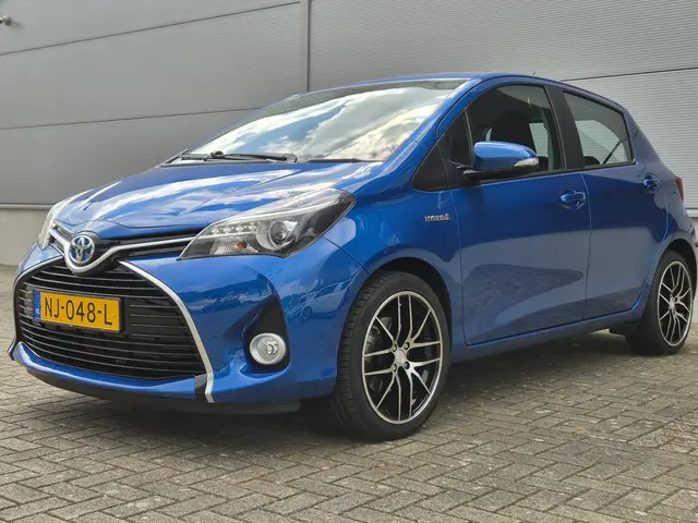 Toyota Yaris 1.5 Hybrid Trend 2017 Hybride Benzine 24