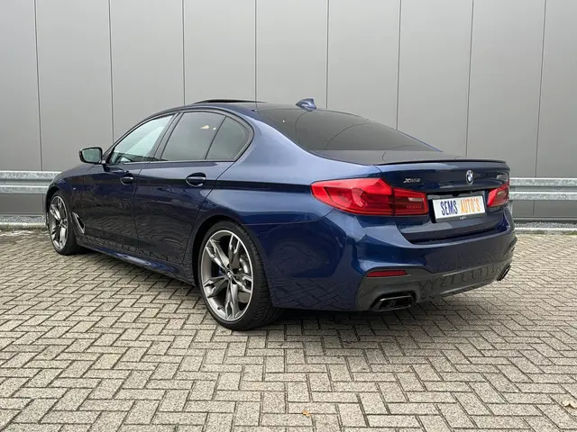 BMW 5 Serie M550i xDrive High Executive 2019 Benzine 3