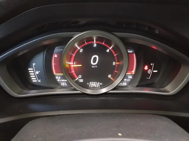 Volvo V40 2.0 D2 Ocean Race Lage km stand!! 2015 Diesel 16