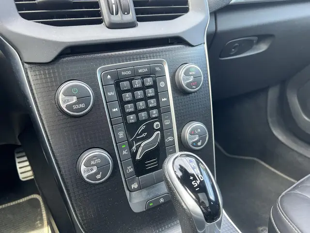 Volvo V40 1.5 T3 Polar+ Sport 2019 Benzine 26