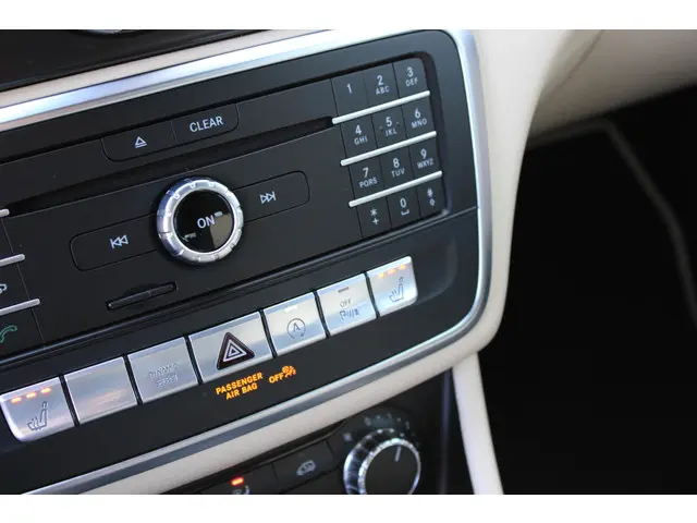 Mercedes-Benz GLA 250 AMG 2018 Benzine 13