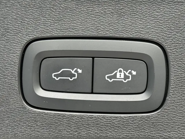 Volvo V60 2.0 B3 Plus Dark 2023 Benzine 41