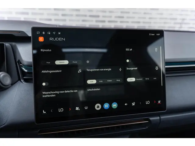 Lynk & Co 08 1.5 More 2025 Hybride Benzine 15