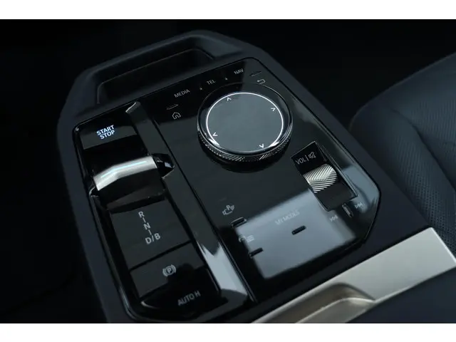 BMW iX xDrive40 2023 Elektrisch 18