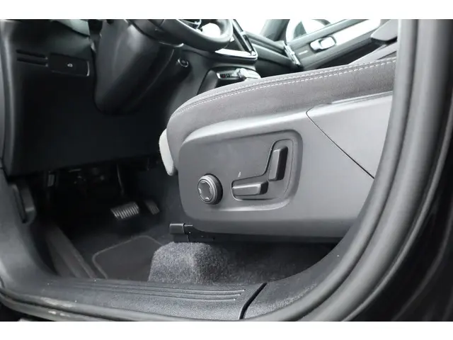 Volvo XC40 2.0 B3 Black Edition 2025 Benzine 5