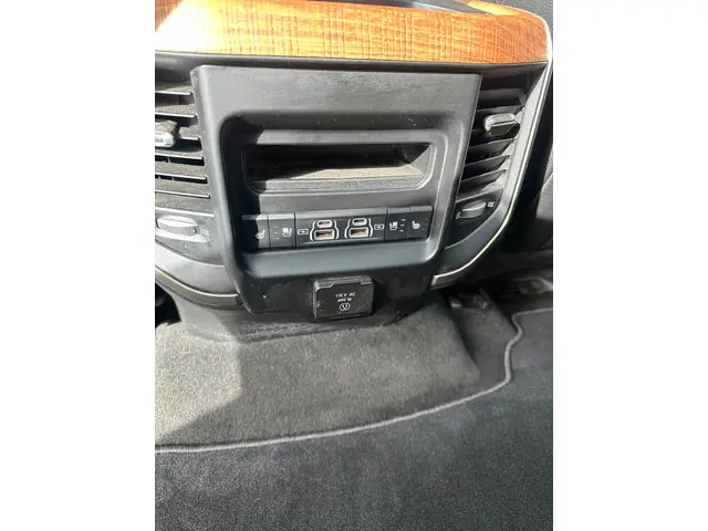 Dodge Ram 1500 5.7 V8 4x4 Crew Cab Longhorn 2021 LPG/Gas 12