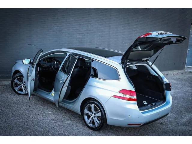 Peugeot 308 SW 1.2 e-THP Première 2015 Benzine 18