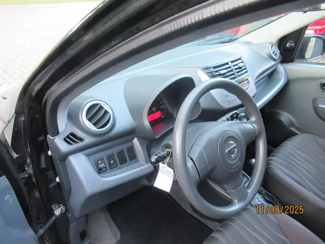 Nissan Pixo 1.0 Look 2013 Benzine 10