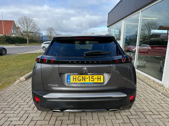 Peugeot 2008 1.2 PureTech Allure Pack 2021 Benzine 9