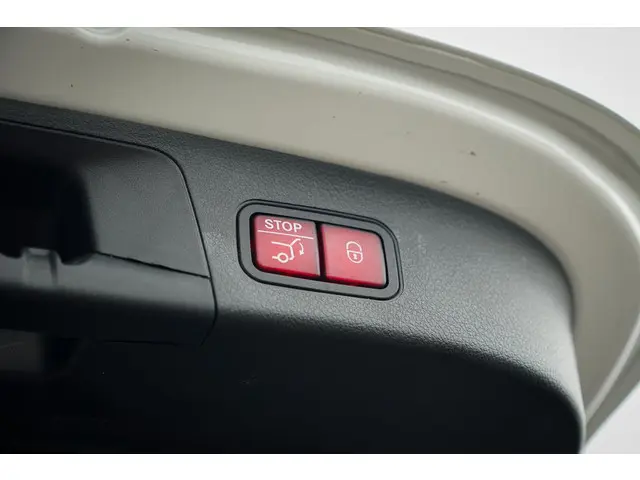 Mercedes-Benz EQA 250+ AMG Line 71 kWh 2024 Elektrisch 33