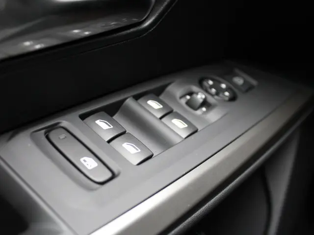 Peugeot 3008 1.2 Hybrid 145 Allure 2025 Hybride Benzine 30