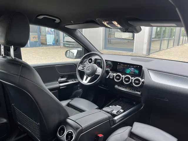 Mercedes-Benz B-Klasse 180 Launch Edition 2020 Benzine 4