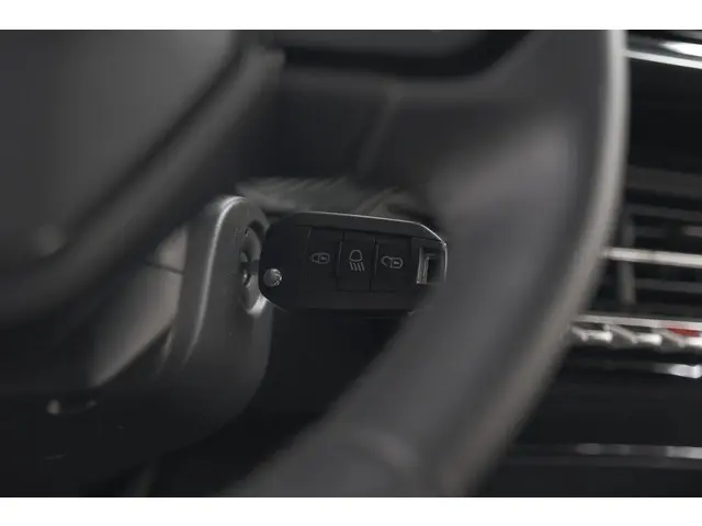 Peugeot e-2008 EV Active 50 kWh 2024 Elektrisch 34