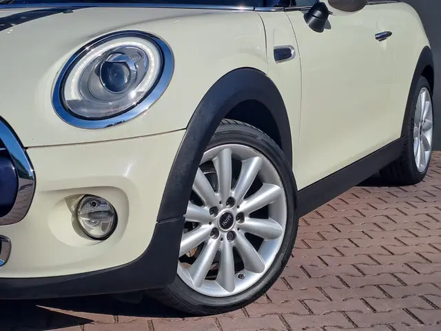 MINI Cooper Mini 1.5 Business 2015 Benzine 30