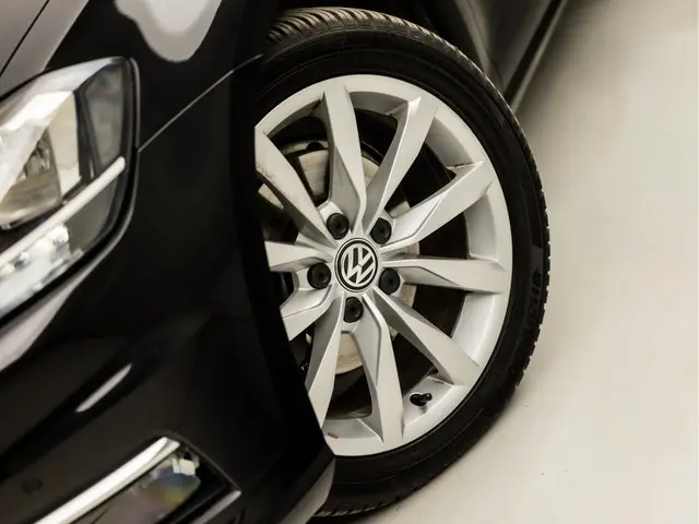 Volkswagen Golf 1.5 TSI Sportline 2018 Benzine 32