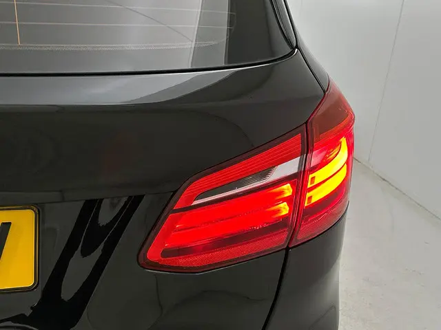 BMW 2 Serie Active Tourer 218i Executive 2017 Benzine 17