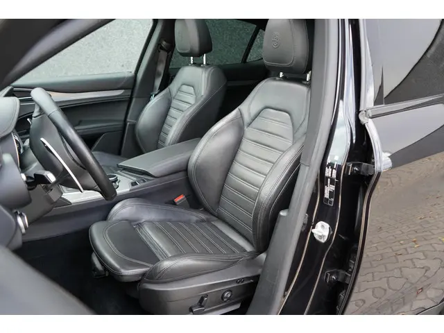 Alfa Romeo Stelvio 2.0 T Q4 B-Tech 2019 Benzine 19