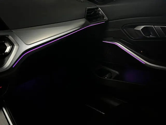 BMW 3 Serie 320i M-sport 2019 Benzine 44