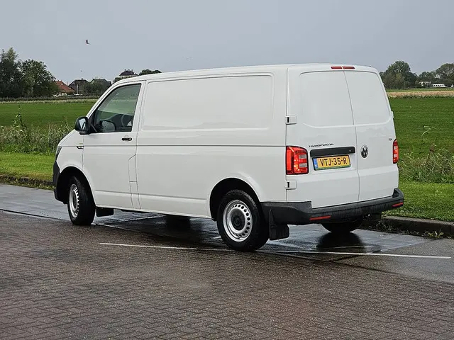 Volkswagen Transporter 2.0 TDI 2016 Diesel 6