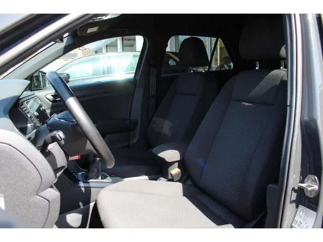 Volkswagen T-Roc 1.0 TSI Style 2018 Benzine 6