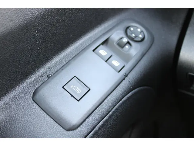 Opel Combo 1.5D 100 L2H1 2024 Diesel 17