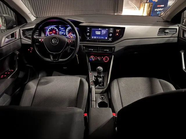 Volkswagen Polo 1.0 TSI Comfortline 2018 Benzine 28