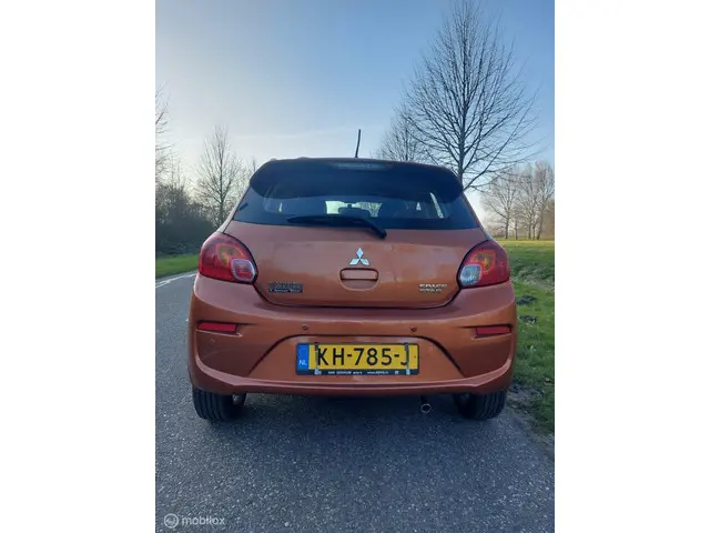 Mitsubishi Space Star 1.0 Intense 2016 Benzine 6