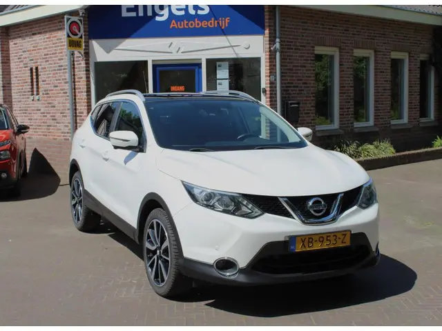 Nissan QASHQAI 1.2 Tekna 2015 Benzine 2