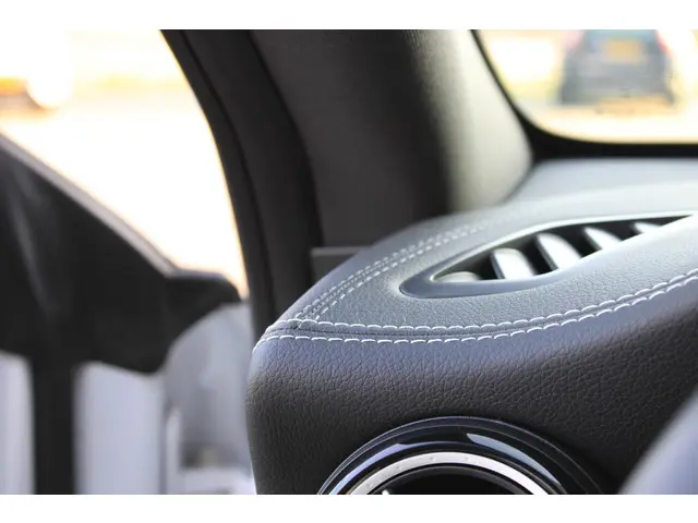 Mercedes-Benz CLA 180 AMG 2018 Benzine 22