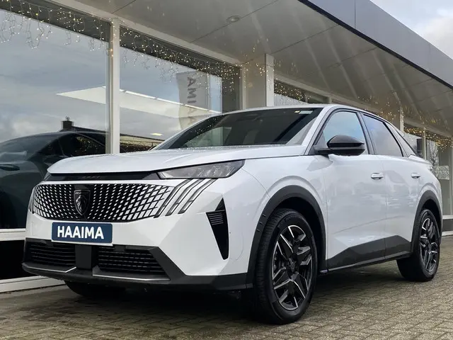 Peugeot 3008 1.2 Hybrid 145 Allure 2025 Hybride Benzine 10