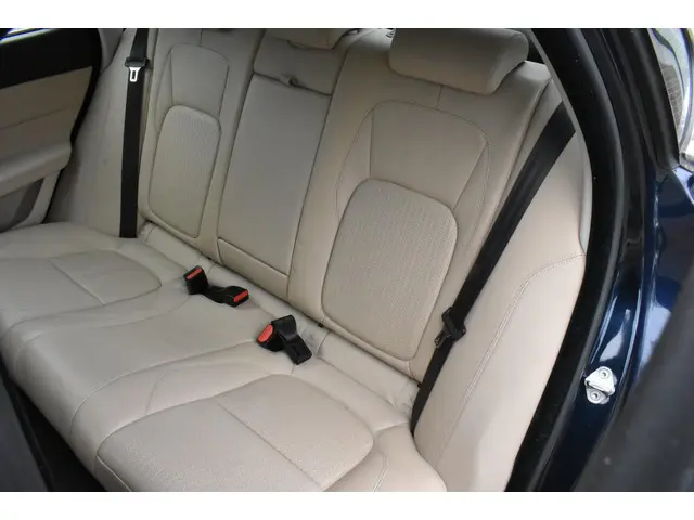 Jaguar XF 2.0 Portfolio 2016 Benzine 11