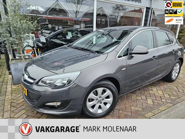 Opel Astra 1.4 Turbo Blitz,trekhaak,navi 2015 Benzine