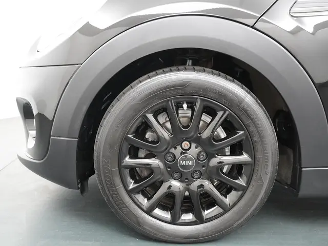 MINI Cooper Business 2018 Benzine 26