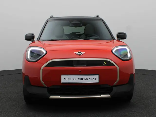 MINI Aceman Mini SE Favoured XL 54.2 kWh 2025 Elektrisch 3