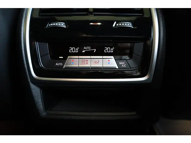 BMW X6 xDrive40i 2020 Benzine 23