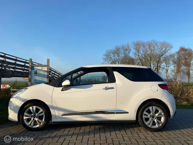 Citroën DS3 1.2 PureTech So Chic 2015 Benzine 10