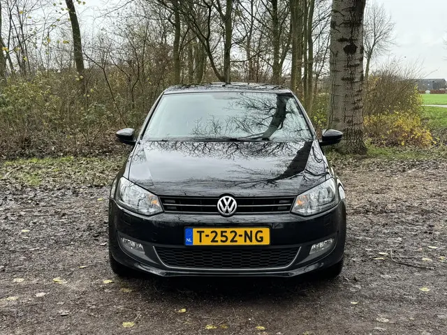 Volkswagen Polo 1.2 Easyline 2013 Benzine 2