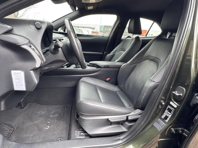 Lexus UX 250h 2022 Hybride Benzine 9