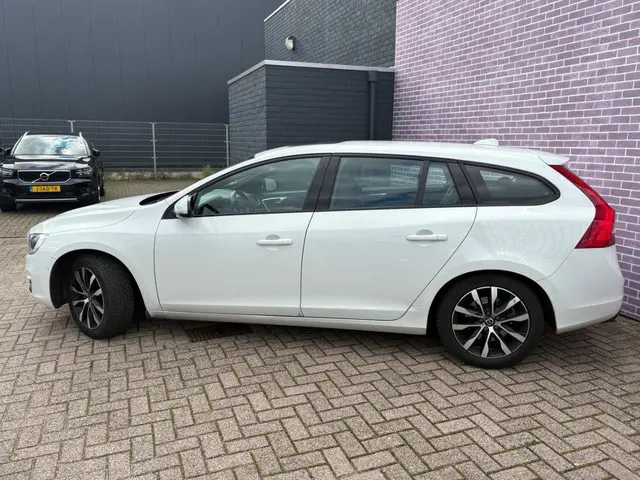 Volvo V60 1.5 T3 Polar+ Dynamic 2018 Benzine 4
