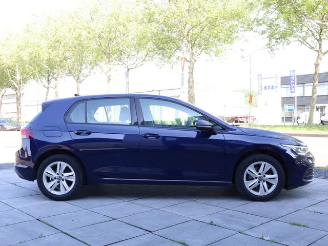 Volkswagen Golf 1.5 eTSI Life 2022 Benzine 19