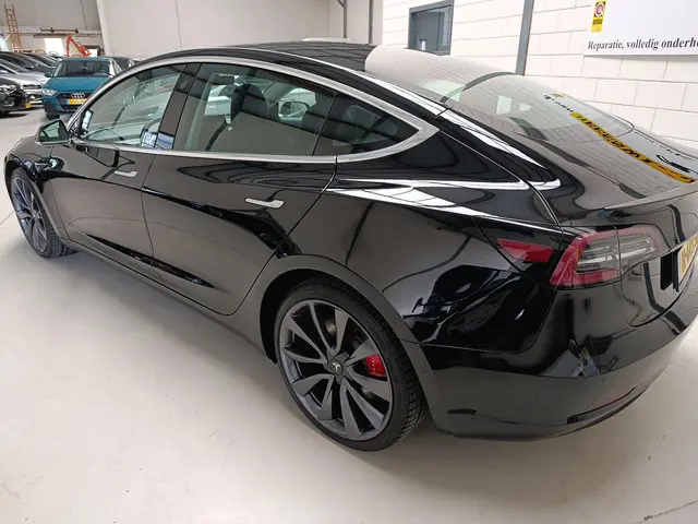 Tesla Model 3 Performance AWD 75 kWh 2020 Elektrisch 8