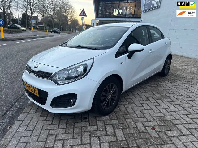 Kia Rio 1.2 CVVT BusinessLine CarPlay 2015 Benzine