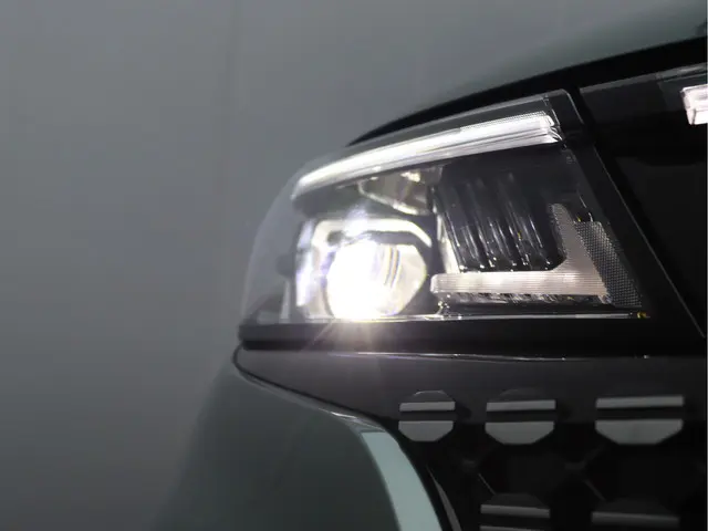 DFSK E5 PHEV 1.5 L2 2025 Hybride Benzine 7