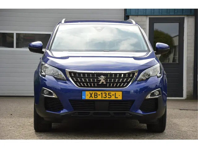 Peugeot 3008 1.2 PureTech Access 2018 Benzine 28