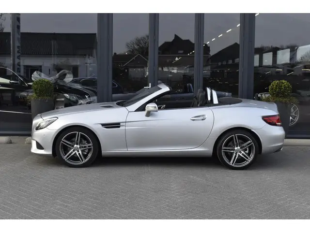 Mercedes-Benz SLC 180 2017 Benzine 4